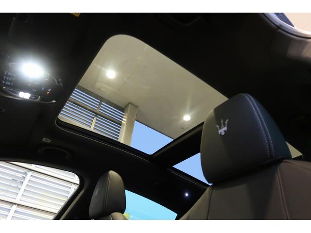 グレカーレ モデナ パノラマサンルーフ セキュリティーアラーム 衝突軽減ブレーキ ブレーキキャリパーブラック テックアシストパッケージ 20インチエテレ鍛造(グロスブラック) スタッガードホイール(43枚目)