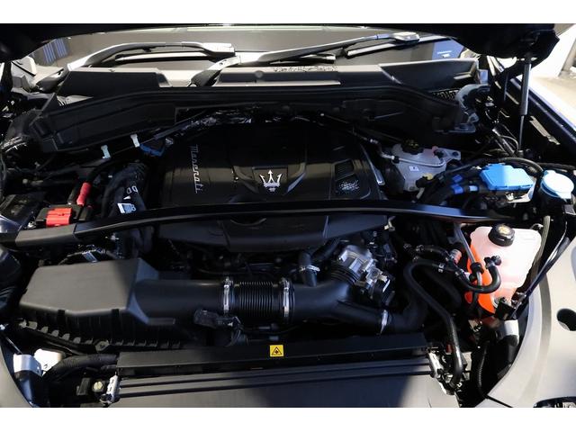 グレカーレ モデナ パノラマサンルーフ セキュリティーアラーム 衝突軽減ブレーキ ブレーキキャリパーブラック テックアシストパッケージ 20インチエテレ鍛造(グロスブラック) スタッガードホイール(58枚目)