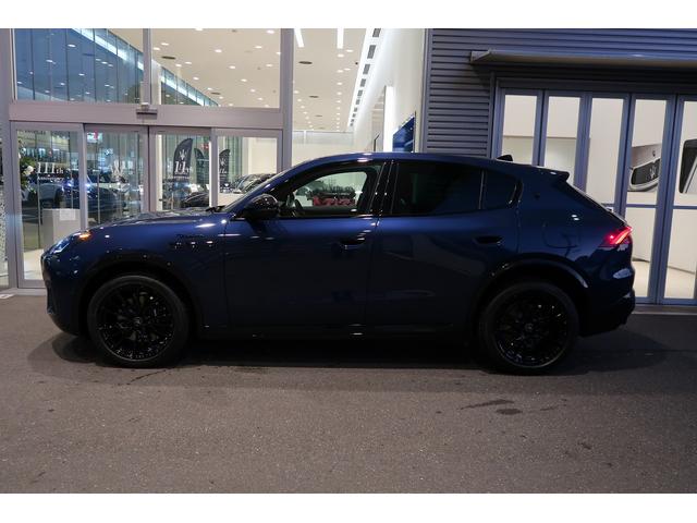 グレカーレ モデナ パノラマサンルーフ セキュリティーアラーム 衝突軽減ブレーキ ブレーキキャリパーブラック テックアシストパッケージ 20インチエテレ鍛造(グロスブラック) スタッガードホイール(65枚目)