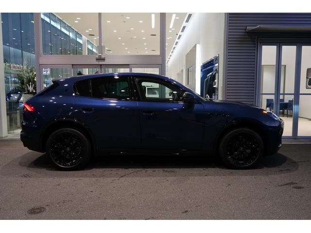 グレカーレ モデナ パノラマサンルーフ セキュリティーアラーム 衝突軽減ブレーキ ブレーキキャリパーブラック テックアシストパッケージ 20インチエテレ鍛造(グロスブラック) スタッガードホイール(66枚目)