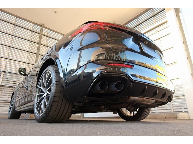 グレカーレ モデナ　パノラマサンルーフ　エアサスペンション　セキュリティーアラーム　イエローキャリパー　スポーツプレミアムレザーシート　パノラマサンルーフ　インテリアカーボンマクロトゥイル（12枚目）