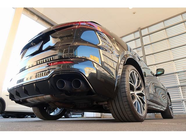 グレカーレ モデナ　パノラマサンルーフ　エアサスペンション　セキュリティーアラーム　イエローキャリパー　スポーツプレミアムレザーシート　パノラマサンルーフ　インテリアカーボンマクロトゥイル（14枚目）