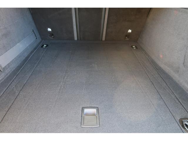 グレカーレ モデナ　パノラマサンルーフ　エアサスペンション　セキュリティーアラーム　イエローキャリパー　スポーツプレミアムレザーシート　パノラマサンルーフ　インテリアカーボンマクロトゥイル（24枚目）