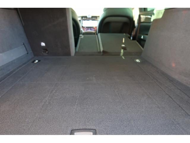 グレカーレ モデナ　パノラマサンルーフ　エアサスペンション　セキュリティーアラーム　イエローキャリパー　スポーツプレミアムレザーシート　パノラマサンルーフ　インテリアカーボンマクロトゥイル（26枚目）