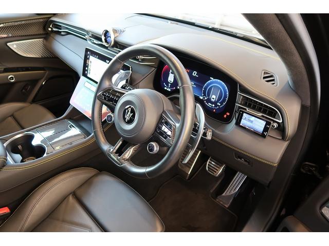 グレカーレ モデナ　パノラマサンルーフ　エアサスペンション　セキュリティーアラーム　イエローキャリパー　スポーツプレミアムレザーシート　パノラマサンルーフ　インテリアカーボンマクロトゥイル（29枚目）