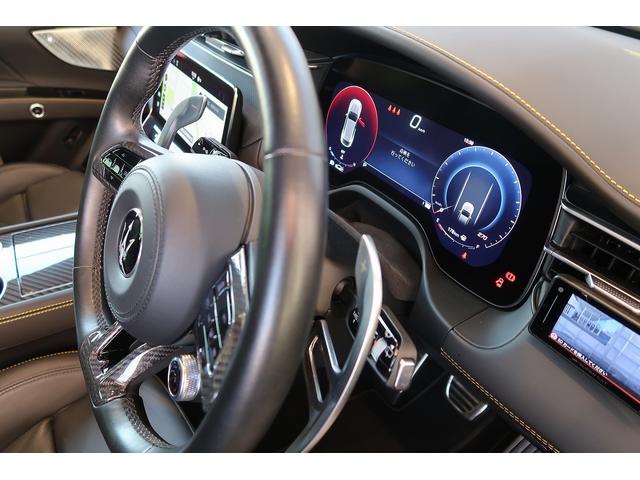 グレカーレ モデナ　パノラマサンルーフ　エアサスペンション　セキュリティーアラーム　イエローキャリパー　スポーツプレミアムレザーシート　パノラマサンルーフ　インテリアカーボンマクロトゥイル（30枚目）