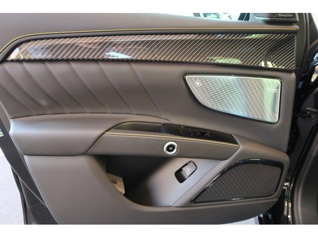 グレカーレ モデナ　パノラマサンルーフ　エアサスペンション　セキュリティーアラーム　イエローキャリパー　スポーツプレミアムレザーシート　パノラマサンルーフ　インテリアカーボンマクロトゥイル（44枚目）