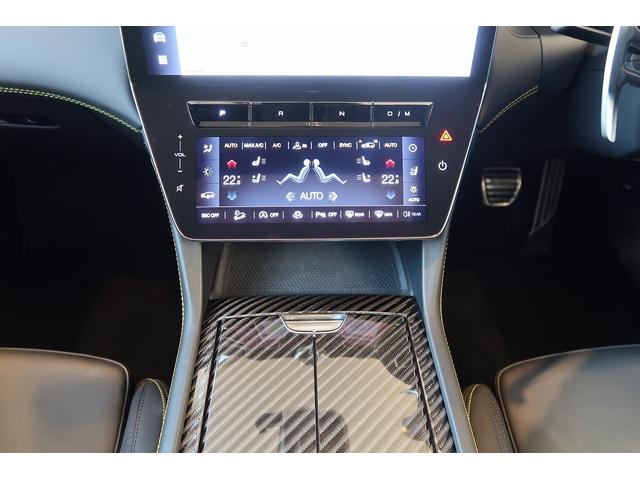 グレカーレ モデナ　パノラマサンルーフ　エアサスペンション　セキュリティーアラーム　イエローキャリパー　スポーツプレミアムレザーシート　パノラマサンルーフ　インテリアカーボンマクロトゥイル（51枚目）