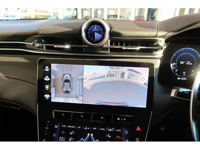 グレカーレ モデナ　パノラマサンルーフ　エアサスペンション　セキュリティーアラーム　イエローキャリパー　スポーツプレミアムレザーシート　パノラマサンルーフ　インテリアカーボンマクロトゥイル（53枚目）