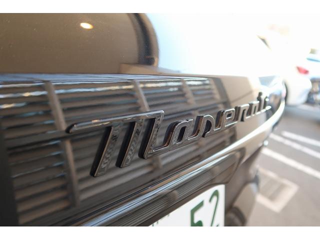 グレカーレ モデナ　パノラマサンルーフ　エアサスペンション　セキュリティーアラーム　イエローキャリパー　スポーツプレミアムレザーシート　パノラマサンルーフ　インテリアカーボンマクロトゥイル（66枚目）