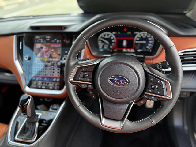 レガシィアウトバック リミテッドEX 4WD 1オーナー ブラウン&ブラックコンビレザー サンルーフ ブルメスターサラウンドシステム DVD視聴 禁煙車 タイヤ新品 TV/ナビキャンセラー(10枚目)