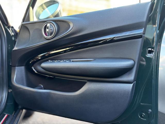 MINI ジョンクーパーワークス クラブマン 4WD 禁煙車 ブラックエクステリア 前後ドラレコ シートヒーター ルーフブラックラッピング 19AW(16枚目)