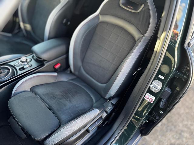 MINI ジョンクーパーワークス クラブマン 4WD 禁煙車 ブラックエクステリア 前後ドラレコ シートヒーター ルーフブラックラッピング 19AW(18枚目)