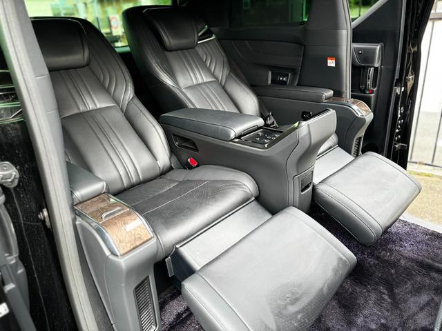 アルファードハイブリッド エグゼクティブラウンジS E-Four 4WD スペーシャスラウンジ 100台限定車 オリジナルパーテーション(昇降モニター) WSR 1オーナー(7枚目)