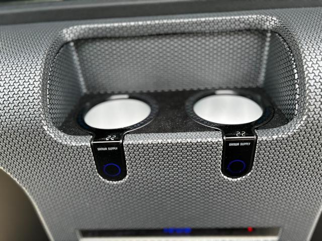 アルファードハイブリッド エグゼクティブラウンジS E-Four 4WD スペーシャスラウンジ 100台限定車 オリジナルパーテーション(昇降モニター) WSR 1オーナー(14枚目)