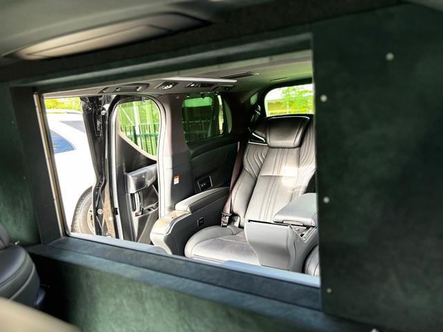 アルファードハイブリッド エグゼクティブラウンジS E-Four 4WD スペーシャスラウンジ 100台限定車 オリジナルパーテーション(昇降モニター) WSR 1オーナー(19枚目)