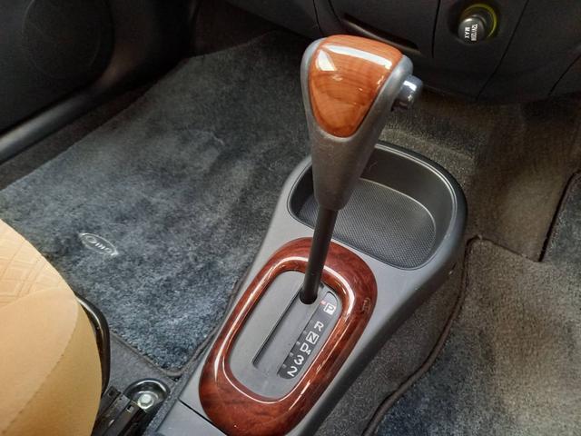 ミラジーノ プレミアムＬ　オリジナルコンディション　禁煙車（9枚目）
