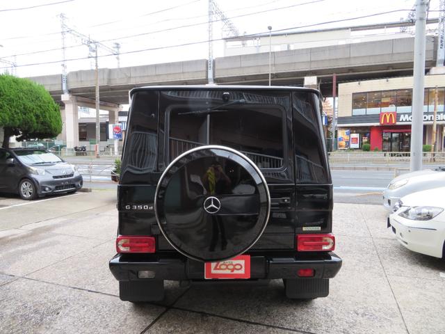 Ｇクラス Ｇ３５０ｄ　Ｇ３５０ｄラグジュアリーＰＫＧ　サンルーフ　黒革　全席シートヒーター　純正ＨＤＤナビ　地デジ　ｈａｒｍａｎ／ｋａｒｄｏｎサウンド　Ｂカメラ　サイドカメラ　純正１８ＡＷブラック塗装（3枚目）
