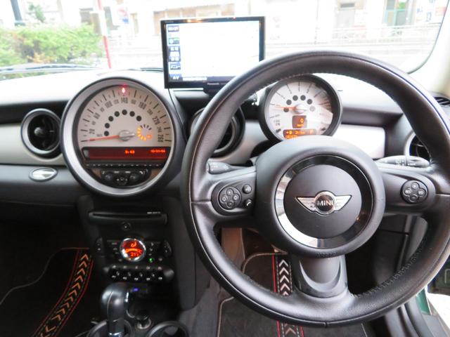 ＭＩＮＩ クーパー　クラブマン　ダブルサンルーフ　車検たっぷり　ＥＴＣ　アルミホイール　プッシュスタート　エアコン　パワステ　ポータブルナビ・ＴＶ（14枚目）