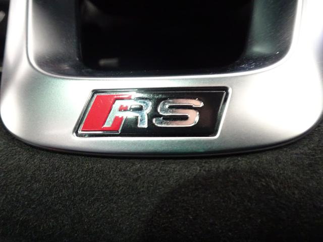 アウディ ＲＳ４アバント