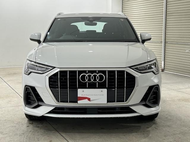 Ｑ３ ３５ＴＦＳＩ　Ｓライン　元デモカー　コンビニエンス＆アシスタンスＰＫＧ　プラスＰＫＧ　アシスタンスＰＫＧ　パーシャルレザー　ＴＶチューナー　スマートフォンインターフェース　２０スポークＶデザイン１９インチアルミ　認定中古車（8枚目）