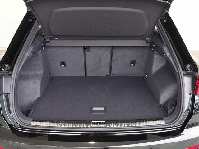 Ｑ３ ３５ＴＦＳＩ　Ｓライン　コンビニエンス＆アシスタンスパッケージ　プラスパッケージ　ＴＶチューナ　スマートフォンインターフェイス　ワイヤレスチャージング　パーシャルレザ　アシスタンスパッケージ　認定中古車（22枚目）