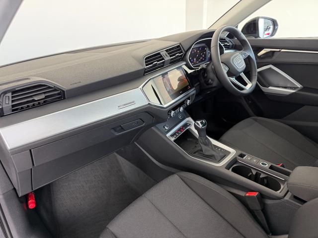 AUDI Q3 35 TFSI ADVANCED