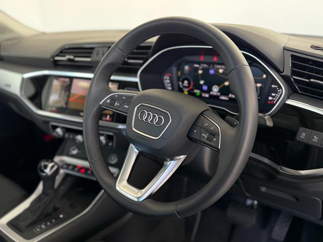 AUDI Q3 35 TFSI ADVANCED