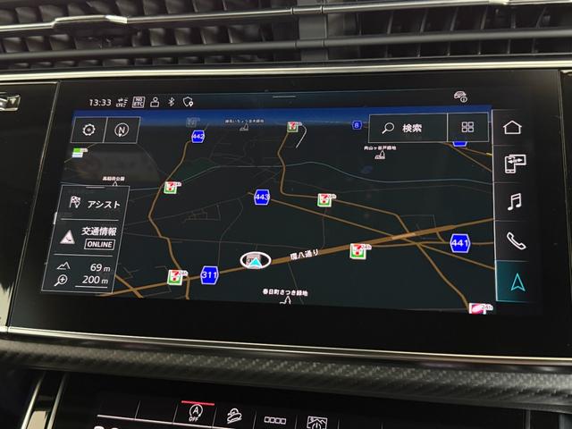 ＲＳ Ｑ８ ベースグレード　ワンオーナー　ＲＳスポーツエキゾースト　パノラマサンルーフ　カーボングロスブラックスタイリングパッケージ　デコラティブパネルカーボンツイル　プライバシーガラス　認定中古車（35枚目）