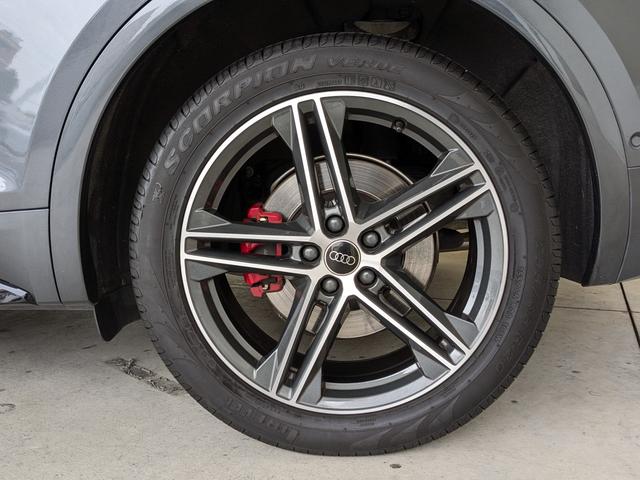ＳＱ５スポーツバック ベースグレード　アダプティブＳスポーツエアサスペンション　ファインナッパレザー　ダイヤモンドステッチ　レザーパッケージ　プライバシーガラス　ブラックスタイリングパッケージ　認定中古車（16枚目）