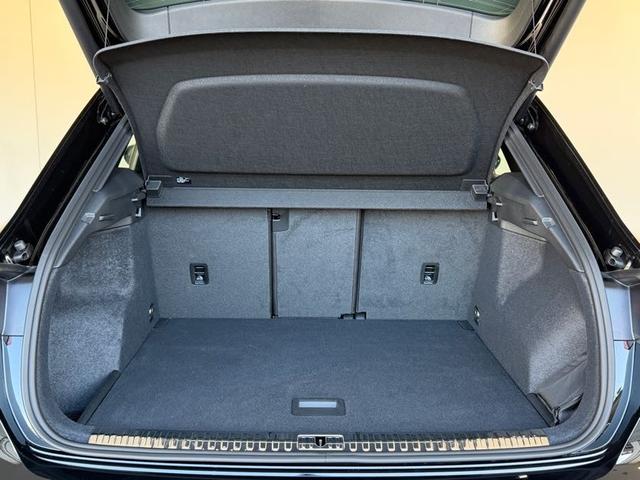 �e�����@�m�������O���[�v���ւ�[���̃��C���i�b�v�ƌo���I���Ȃ��̑f�G�ȃJ�[���C�t��S�͂Ńo�b�N�A�b�v�������܂��B���C�y�ɂȂ�ł������k���������I