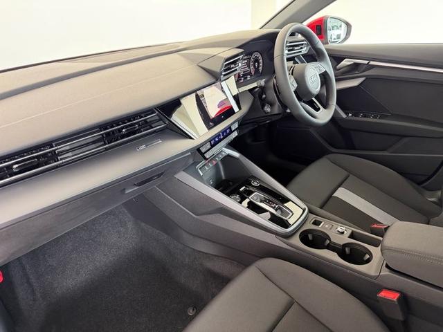 A3 スポーツバック30TFSIアドバンスド デモアップ コンビニエンス&アシスタンスパッケージライト ナビゲーションパッケージ 3ゾーンオートマチックエアコン MMIナビ アシスタンスパッケージ 認定中古車(17枚目)