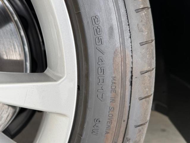 Ａ３ スポーツバック３０ＴＦＳＩアドバンスド　デモアップ　コンビニエンス＆アシスタンスパッケージライト　ナビゲーションパッケージ　３ゾーンオートマチックエアコン　ＭＭＩナビ　アシスタンスパッケージ　認定中古車（17枚目）