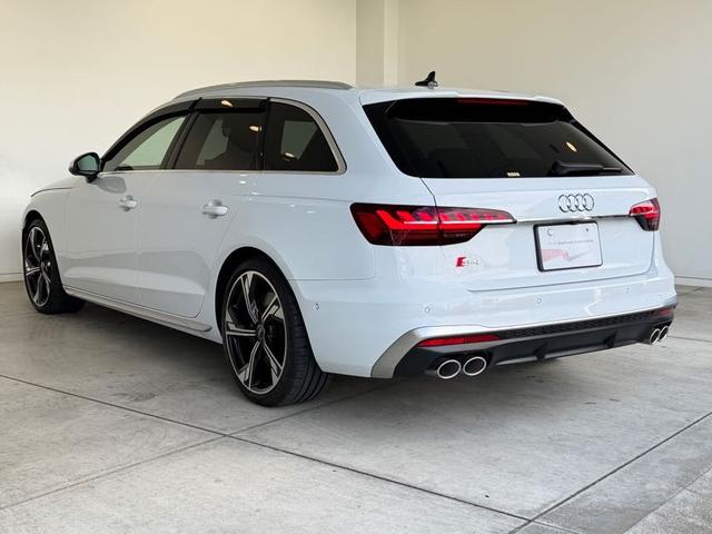 S4アバント ベースグレード ワンオーナー パノラマサンルーフ リヤスポデファレンシャル Bang&Olufsenサウンドシステム ダイナミックステアリング TVチューナー コンフォートパッケージ プライバシーガラス 認定中古車(11枚目)