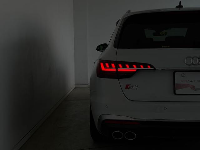 S4アバント ベースグレード ワンオーナー パノラマサンルーフ リヤスポデファレンシャル Bang&Olufsenサウンドシステム ダイナミックステアリング TVチューナー コンフォートパッケージ プライバシーガラス 認定中古車(12枚目)