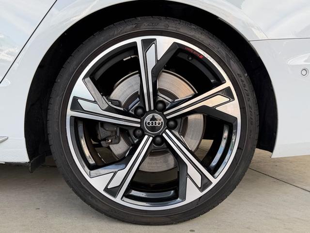 S4アバント ベースグレード ワンオーナー パノラマサンルーフ リヤスポデファレンシャル Bang&Olufsenサウンドシステム ダイナミックステアリング TVチューナー コンフォートパッケージ プライバシーガラス 認定中古車(18枚目)