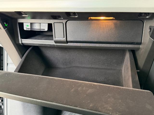 Ｑ５スポーツバック ４０ＴＤＩクワトロ　Ｓライン　デモアップ　Ｓ　ｌｉｎｅ　ｄｙｎａｍｉｃ　ｅｄｉｔｉｏｎ　パッケージ　パノラマサンルーフ　Ｓ　ｌｉｎｅ　ｐｌｕｓ　パッケージ　コンフォートパッケージ　ステアリングヒーター　認定中古車（30枚目）