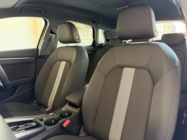 Ａ３ スポーツバック３０ＴＦＳＩアドバンスド　デモアップ　コンビニエンス＆アシスタンスパッケージライト　ナビゲーションパッケージ　３ゾーンオートマチックエアコンディショナー　認定中古車（16枚目）