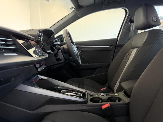 Ａ３ スポーツバック３０ＴＦＳＩアドバンスド　デモアップ　コンビニエンス＆アシスタンスパッケージライト　ナビゲーションパッケージ　３ゾーンオートマチックエアコンディショナー　認定中古車（20枚目）