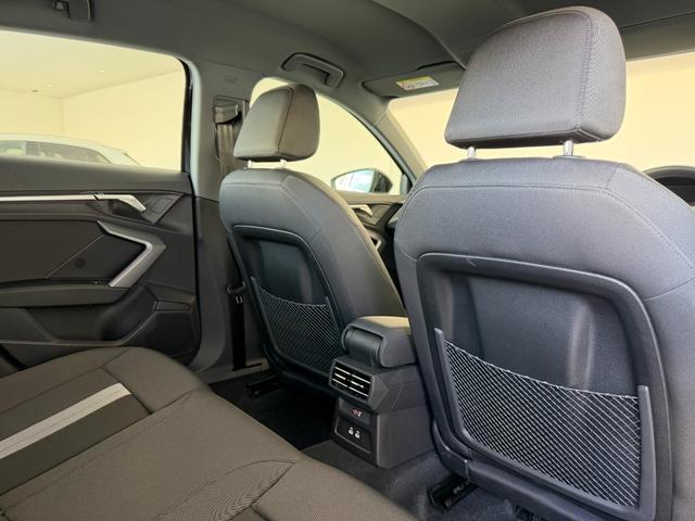 Ａ３ スポーツバック３０ＴＦＳＩアドバンスド　デモアップ　コンビニエンス＆アシスタンスパッケージライト　ナビゲーションパッケージ　３ゾーンオートマチックエアコンディショナー　認定中古車（24枚目）