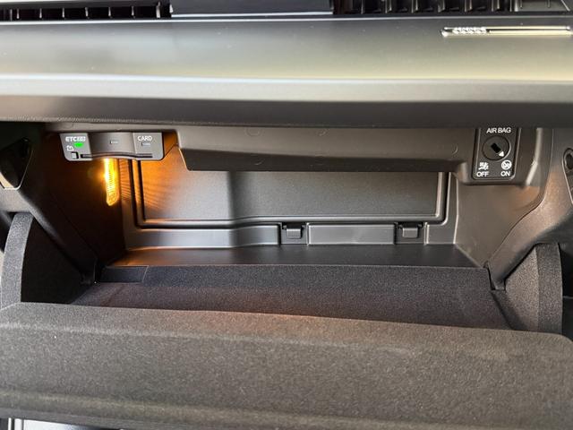 Ａ３ スポーツバック３０ＴＦＳＩアドバンスド　デモアップ　コンビニエンス＆アシスタンスパッケージライト　ナビゲーションパッケージ　３ゾーンオートマチックエアコンディショナー　認定中古車（27枚目）