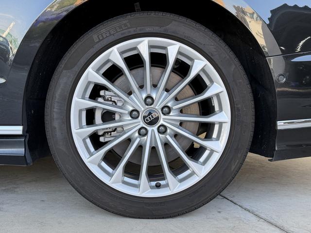 A8 55TFSIクワトロ コンフォートパッケージ アダプティブウインドウスクリーンワイパー Bang & Olufsen 3Dサウンドシステム コンフォートパッケージ デジタルマトリクスLEDヘッドライト 認定中古車(13枚目)