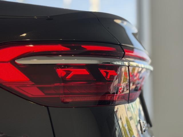 A8 55TFSIクワトロ コンフォートパッケージ アダプティブウインドウスクリーンワイパー Bang & Olufsen 3Dサウンドシステム コンフォートパッケージ デジタルマトリクスLEDヘッドライト 認定中古車(16枚目)