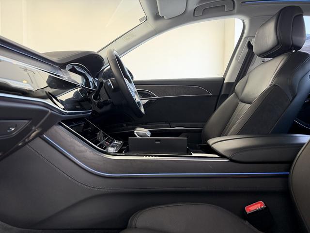 A8 55TFSIクワトロ コンフォートパッケージ アダプティブウインドウスクリーンワイパー Bang & Olufsen 3Dサウンドシステム コンフォートパッケージ デジタルマトリクスLEDヘッドライト 認定中古車(24枚目)