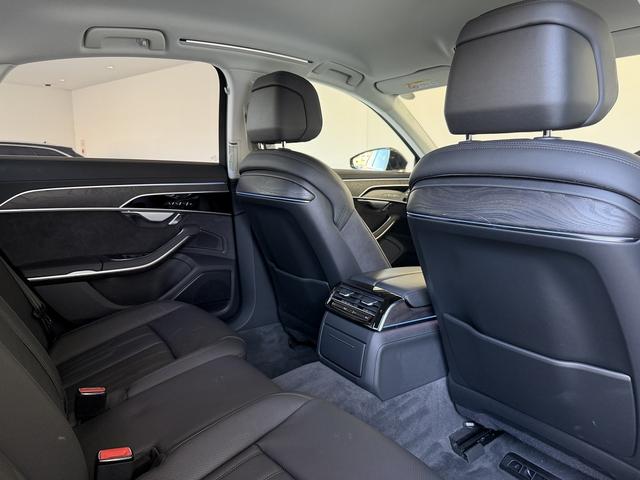 A8 55TFSIクワトロ コンフォートパッケージ アダプティブウインドウスクリーンワイパー Bang & Olufsen 3Dサウンドシステム コンフォートパッケージ デジタルマトリクスLEDヘッドライト 認定中古車(28枚目)