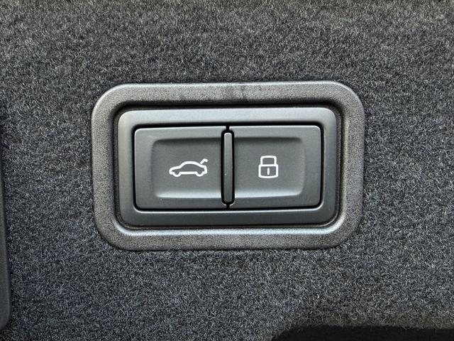 A8 55TFSIクワトロ コンフォートパッケージ アダプティブウインドウスクリーンワイパー Bang & Olufsen 3Dサウンドシステム コンフォートパッケージ デジタルマトリクスLEDヘッドライト 認定中古車(66枚目)