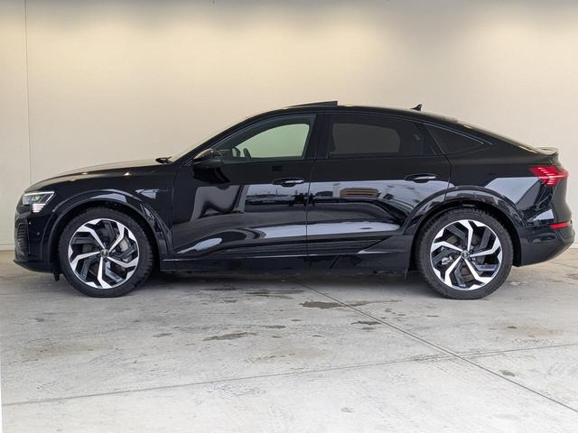 Q8スポーツバック e-トロン 55e-トロンクワトロ Sライン デモアップ サイレンスパッケージ パノラマサンルーフ インテリアパッケージ ブラックスタイリングパッケージ デジタルマトリクスLEDヘッドライト 認定中古車(8枚目)