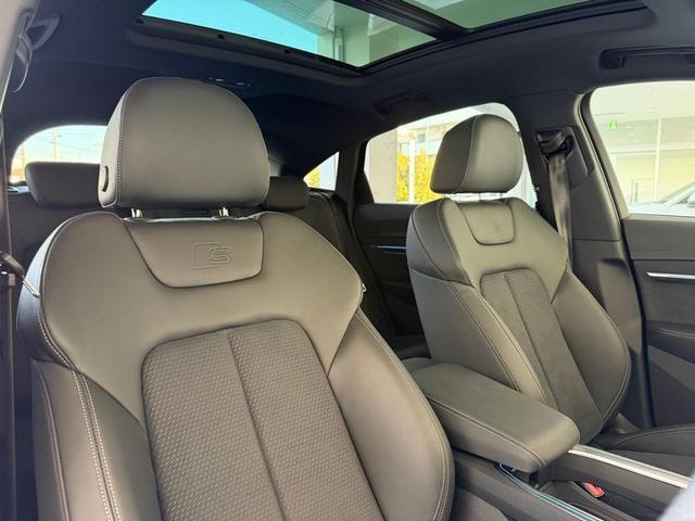 Q8スポーツバック e-トロン 55e-トロンクワトロ Sライン デモアップ サイレンスパッケージ パノラマサンルーフ インテリアパッケージ ブラックスタイリングパッケージ デジタルマトリクスLEDヘッドライト 認定中古車(23枚目)