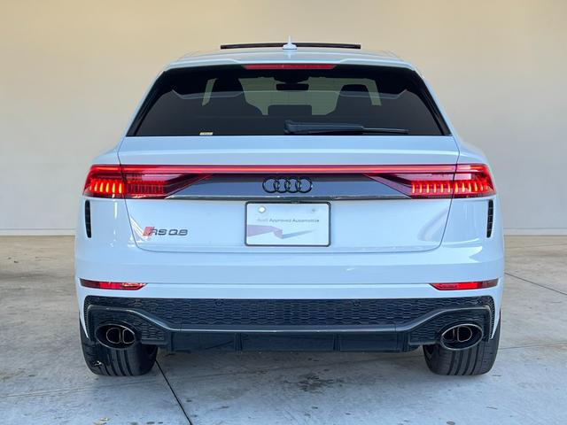 ＲＳ Ｑ８ ベースグレード　ＲＳスポーツエキゾースト　パノラマサンルーフ　エクステンディッドフルレザーパッケージ　コンフォートパッケージ　アコースティックガラス　ブラックスタイリングパッケージ　プライバシーガラス　認定中古車（19枚目）