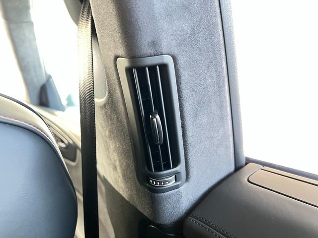 ＲＳ Ｑ８ ベースグレード　ＲＳスポーツエキゾースト　パノラマサンルーフ　エクステンディッドフルレザーパッケージ　コンフォートパッケージ　アコースティックガラス　ブラックスタイリングパッケージ　プライバシーガラス　認定中古車（34枚目）